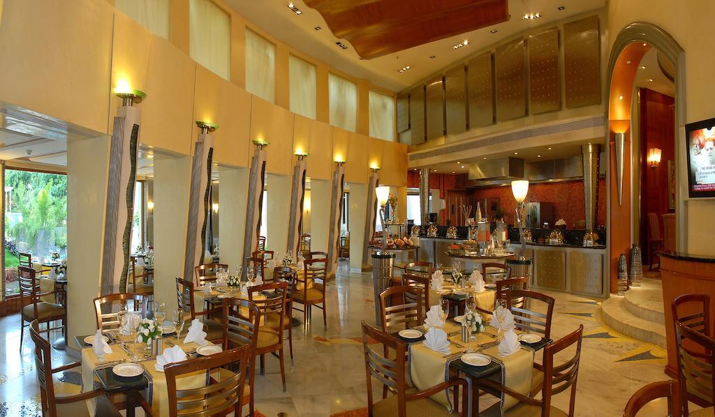 The Manohar Hyderabad Hotel Екстериор снимка