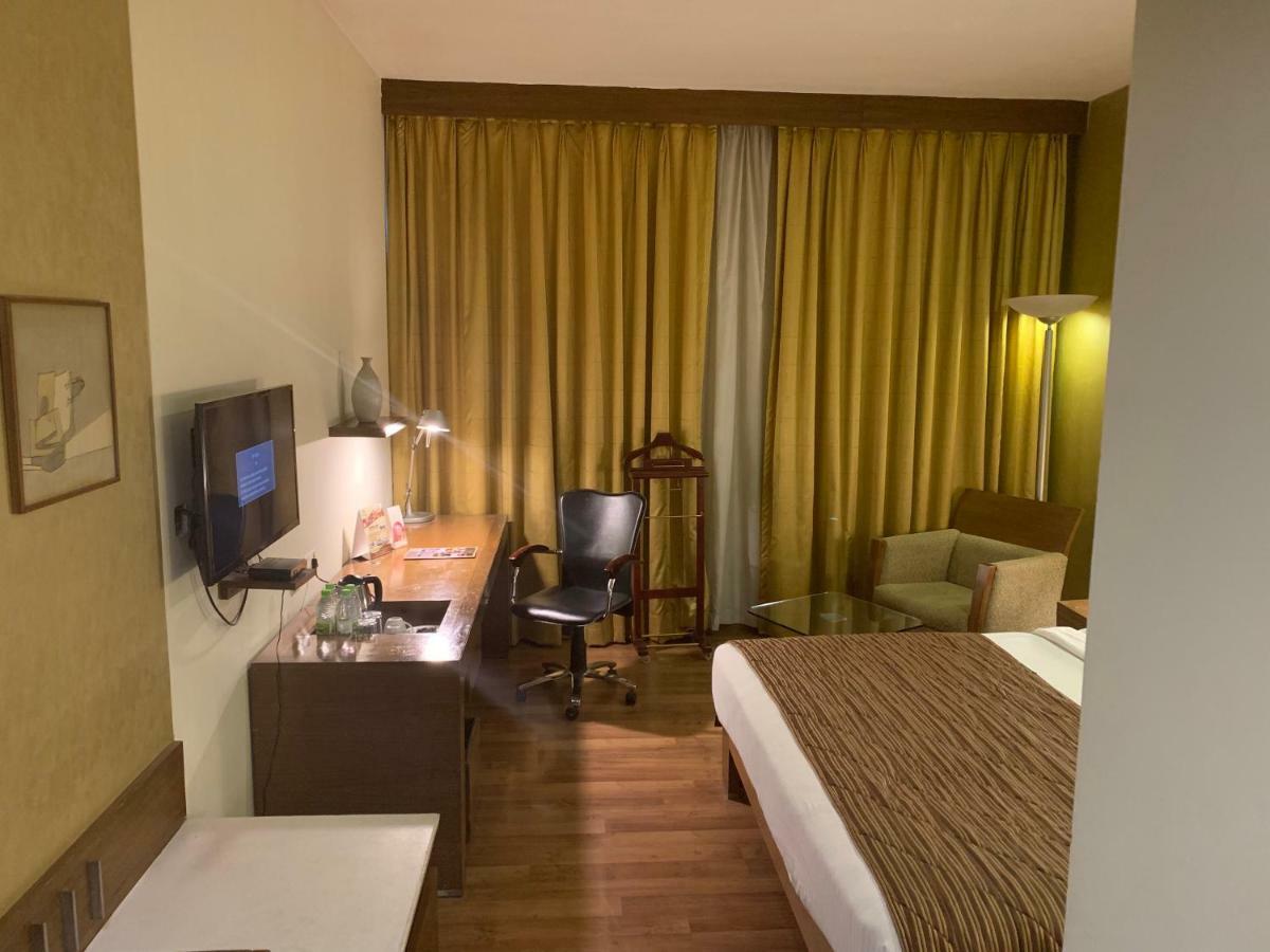 The Manohar Hyderabad Hotel Екстериор снимка
