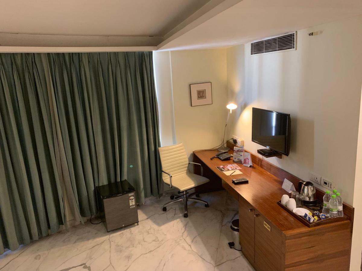 The Manohar Hyderabad Hotel Екстериор снимка